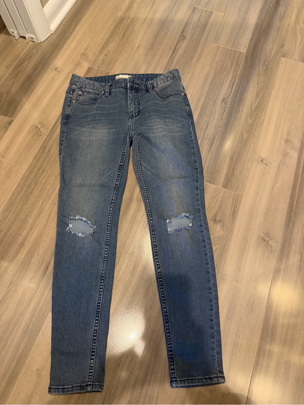 Free People Blue Distressed Women's Skinny Jeans